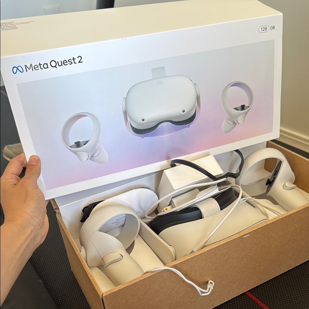 Quest 2 VR Headset - White